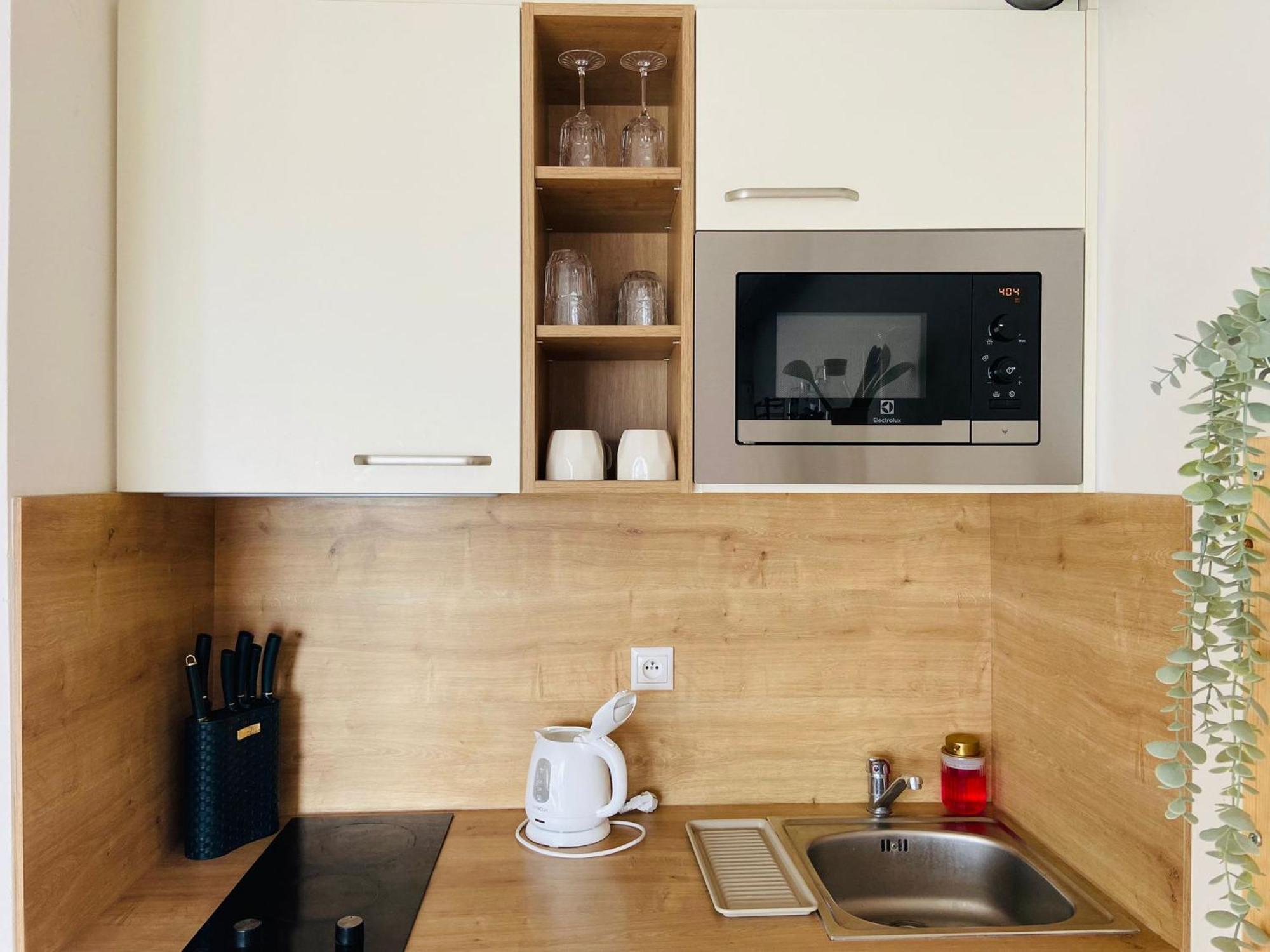 Cozy Studio On The Roof, Next To Incheba Expo Братислава Екстериор снимка