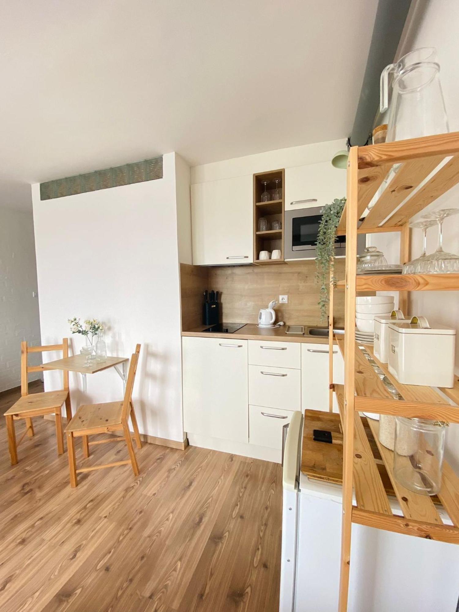 Cozy Studio On The Roof, Next To Incheba Expo Братислава Екстериор снимка